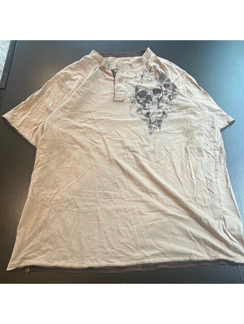 y2k vintage Men's Beige Short Sleeve T-Shirt with Skull Design
